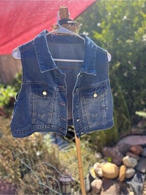 Make Me Chic Cropped Dark Blue Denim vest